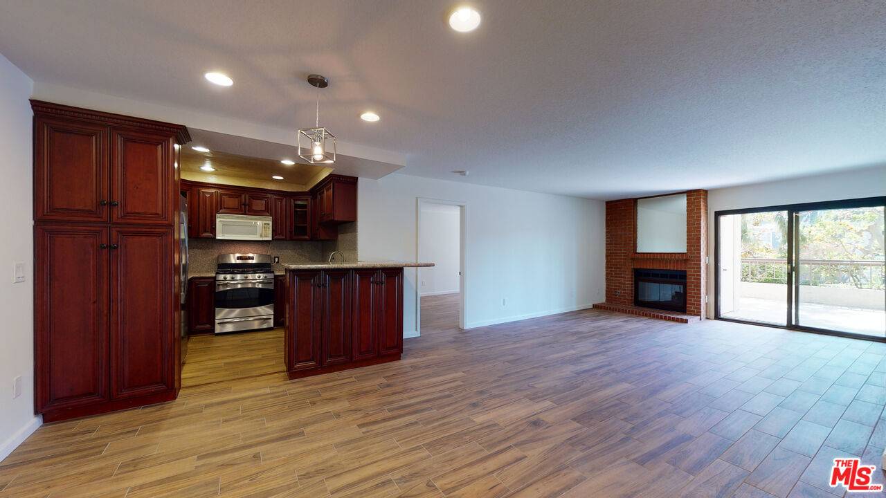 8600   Tuscany Ave LA
