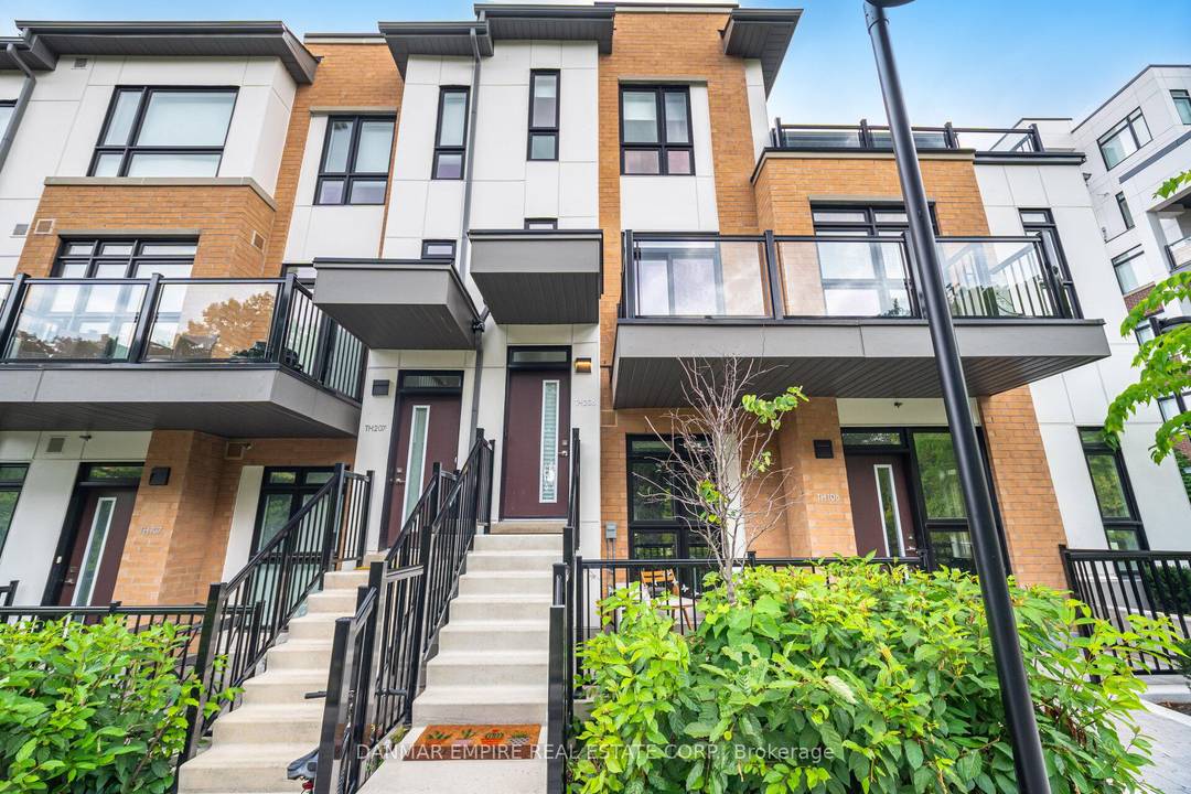 FURNISHED amp ; FLEXIBLE LEASE OPTIONS Welcome to this contemporary 2 storey townhome facing the private wooded area in one of Toronto's most connected and rapidly evolving neighbourhoods.