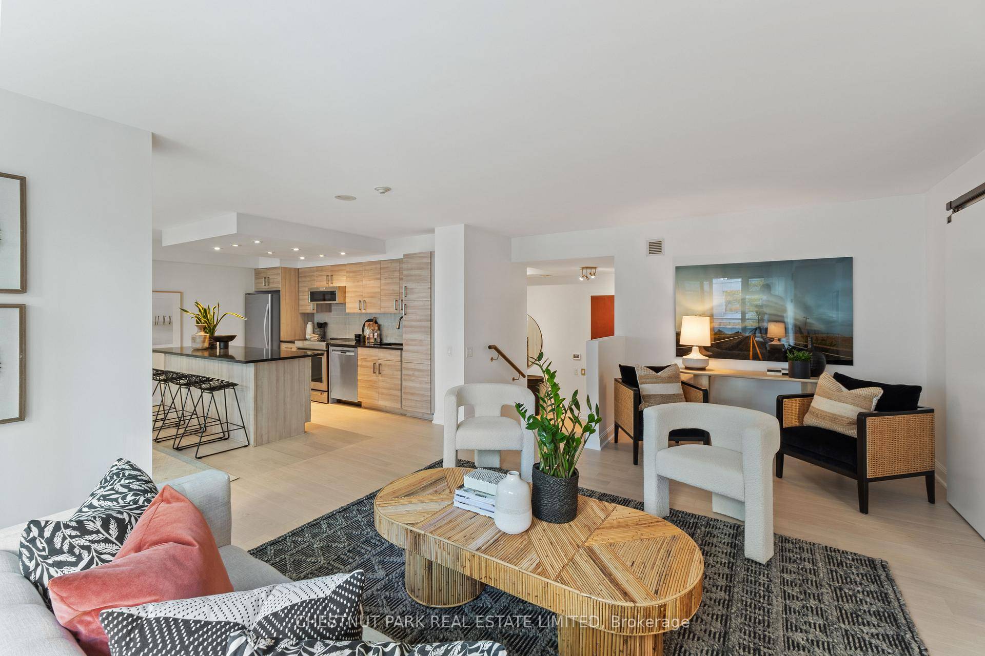 Urban living at its finest at Yonge amp ; Eglinton !