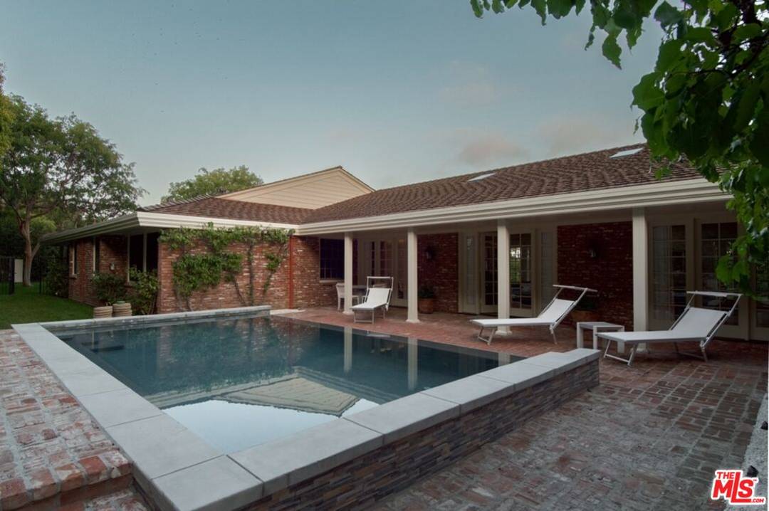 1121 N Beverly Dr 5BR Beverly Hills Post Office | B.H.P.O. La