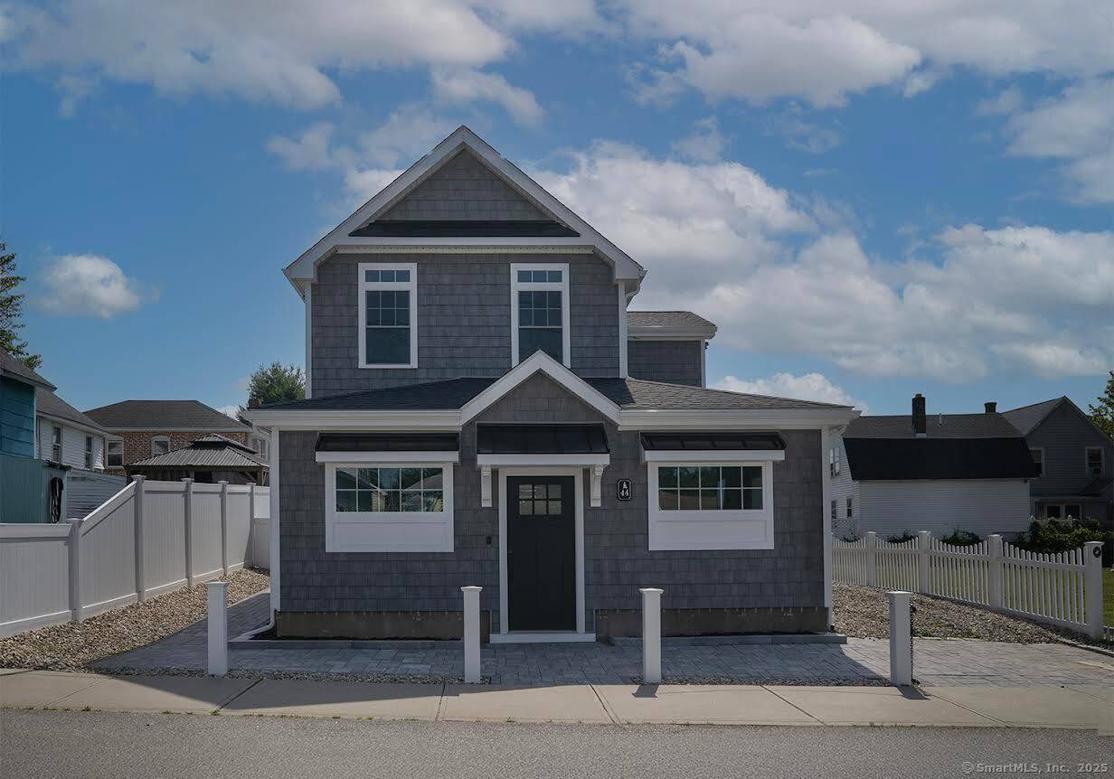 Welcome to your dream coastal retreat !