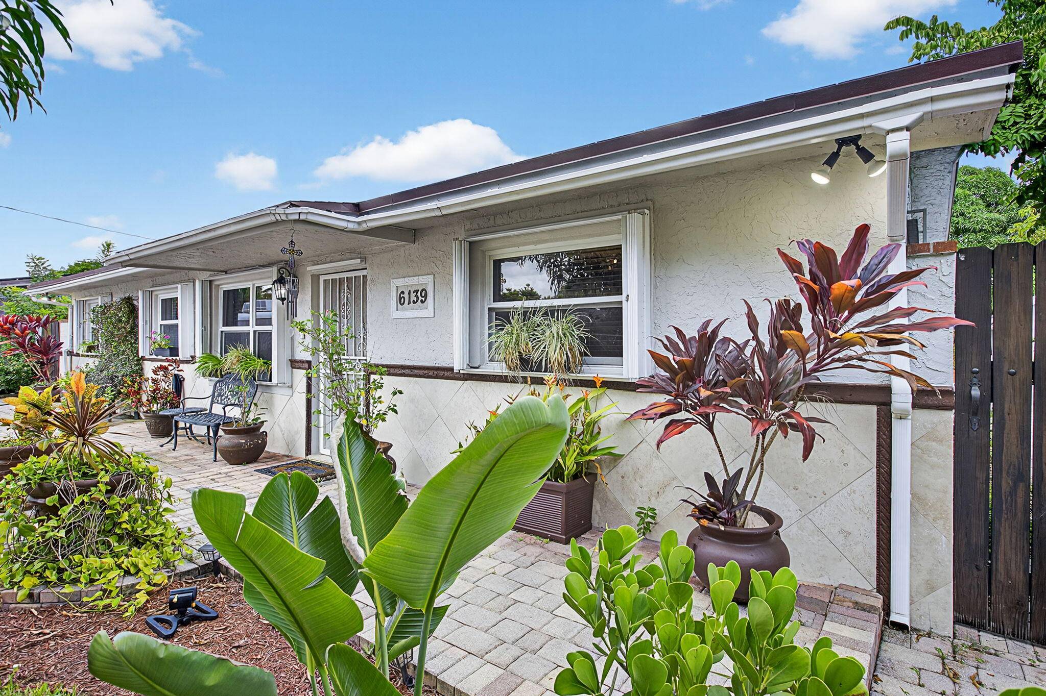 Welcome to a charming single story residence nestled in the desirable neighborhood of Margate.