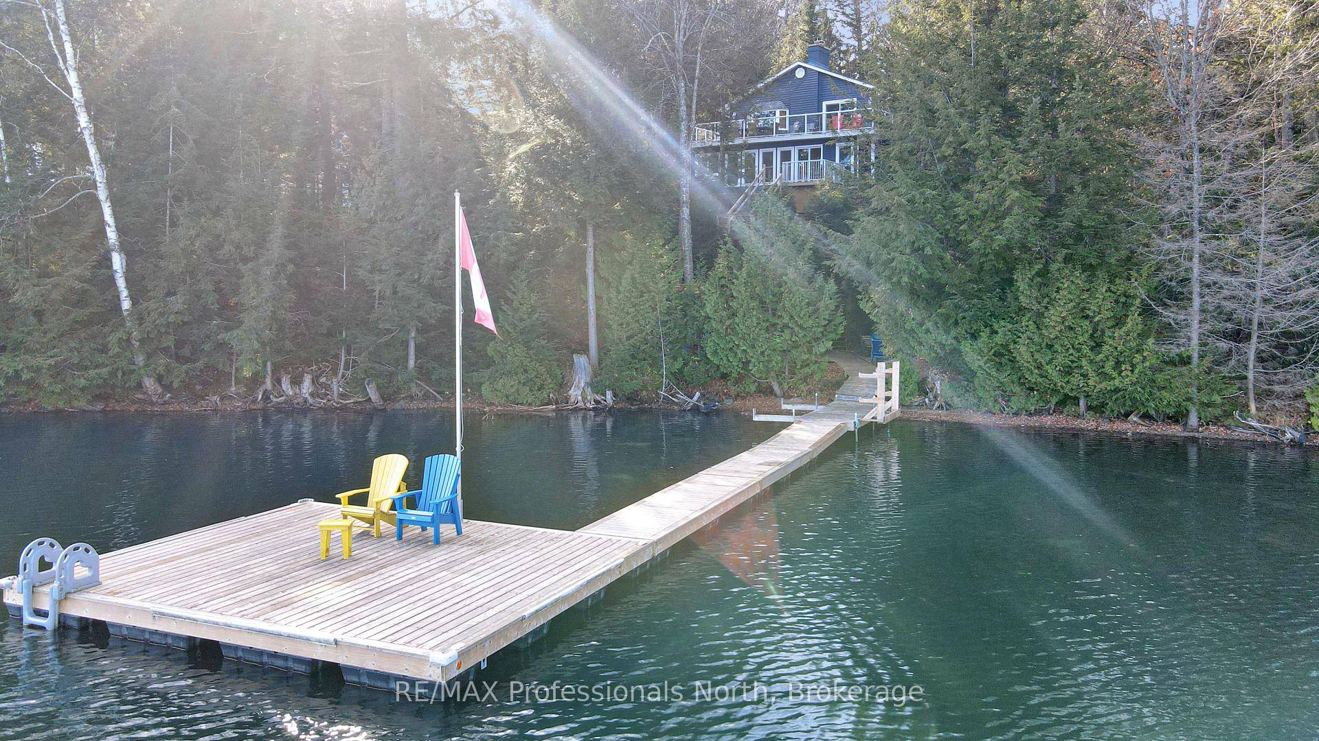 This spacious 4 bedroom, 2 bathroom year round home or cottage is perfect for family and friend gatherings.