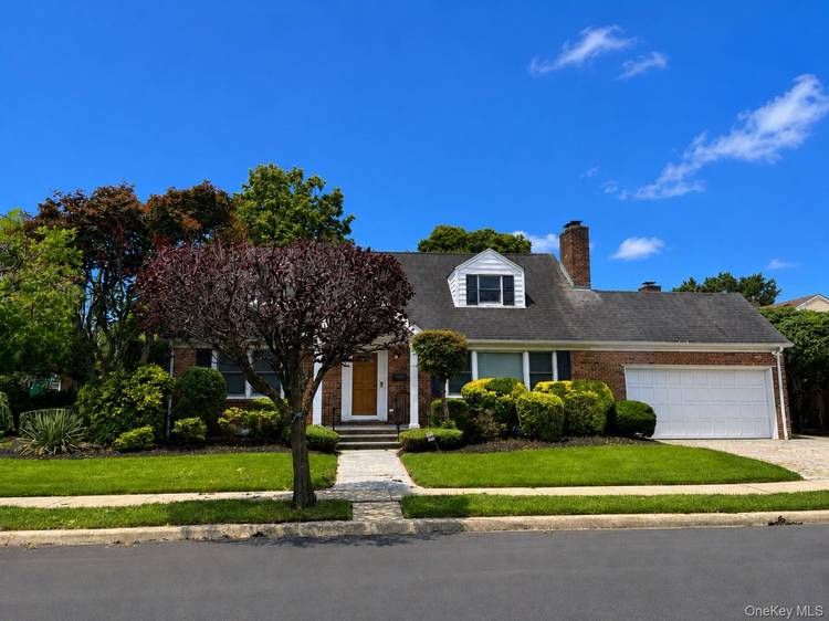 Welcome to this lovely 4 bedroom, 2.