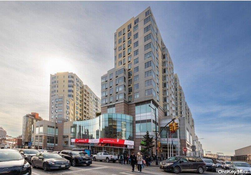Unit E 1, 515 SF Super Medical Condo Superior Location Possibly Best Location In Flushing, NY.