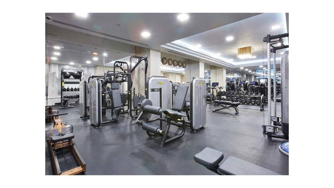 Great investment, zero cost lifestyle This iconic Plaza suite delivers a 2.