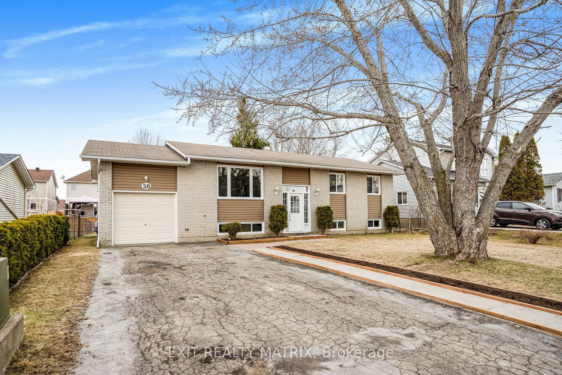 OPEN HOUSE Sat May 3rd, 10am 12pm Some photos have been virtually staged Welcome to your dream home this beautifully updated bungalow has been renovated from top to bottom and ...