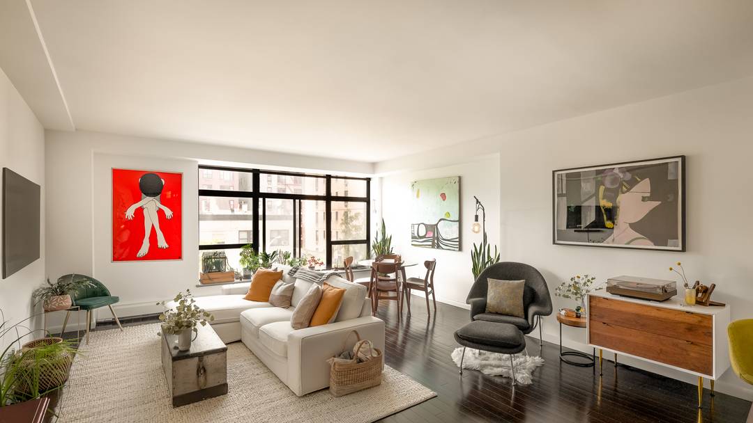 DESIGNER 800 Sq. Ft. STUDIO DUPLEX LOFT, IN UNIT W D Move into this bright 800 square feet studio duplex loft in the heart of the West Village.