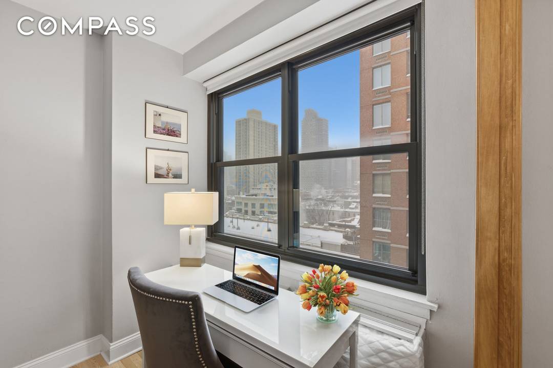 Experience living the New York City dream in a chic Upper East Side XL studio with new renovation and a WALK IN CLOSET !