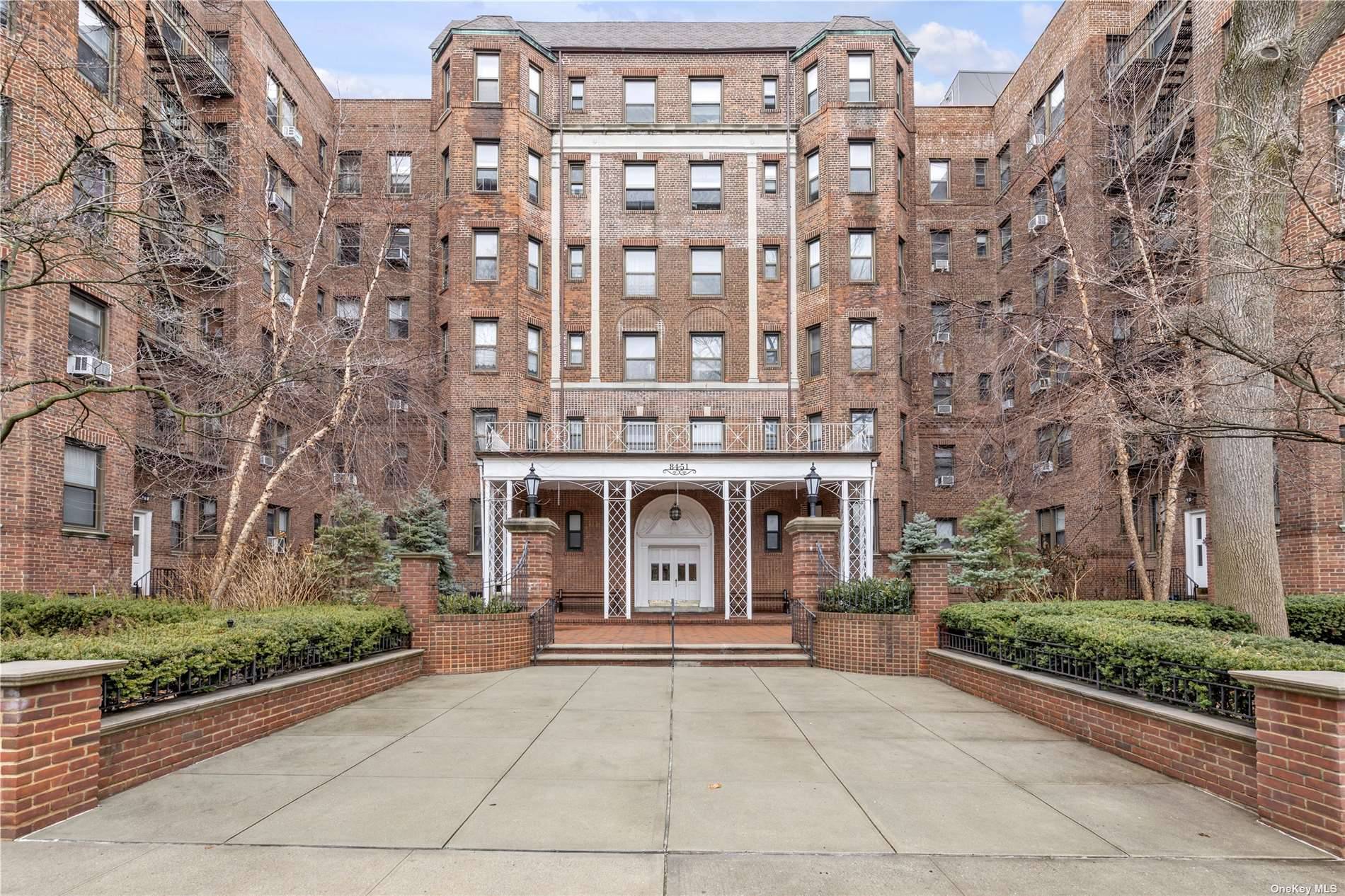 Exceptionally large 2 bedroom, 2 bathroom apartment at the exquisite pre war Beverly House in the heart of Kew Gardens.