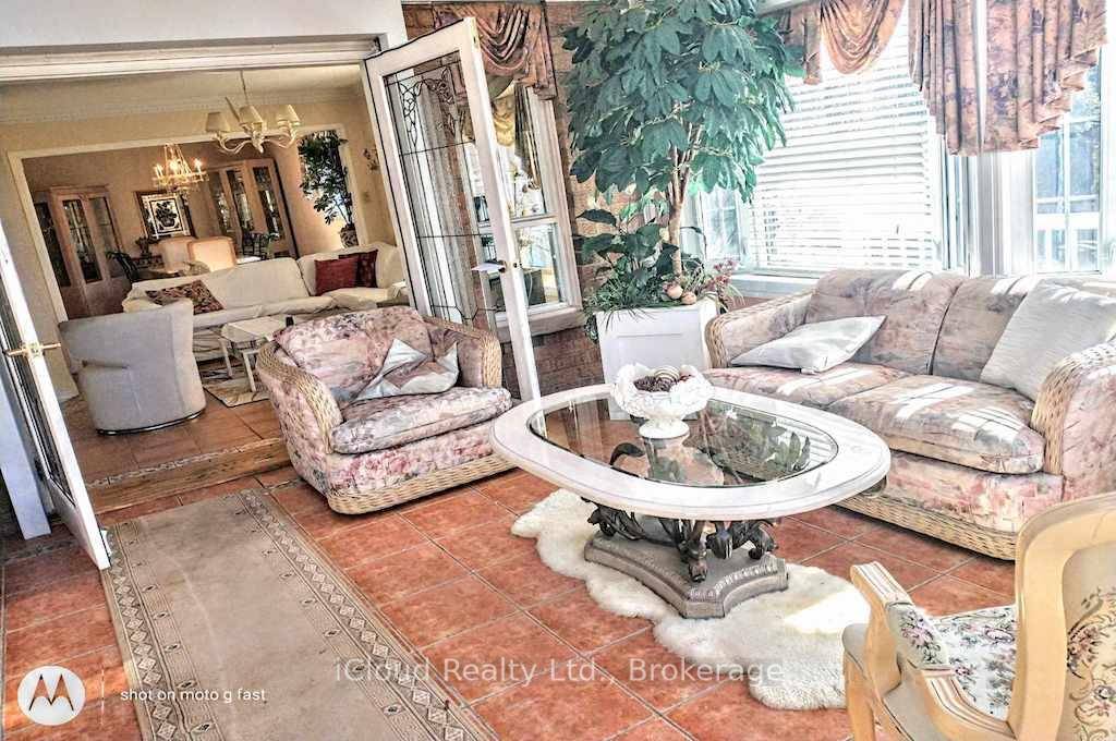 Beautiful Executive Home In Central Mississauga Backing On To Greenbelt Conservation Area.