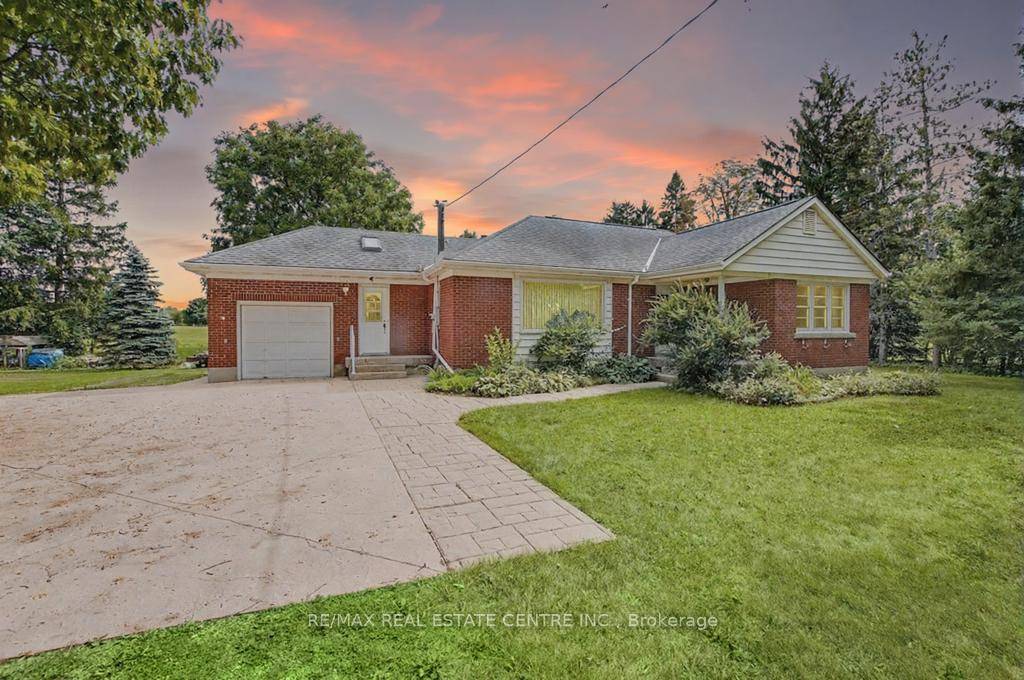 On the edge of Guelph near Rockwood, this 1, 924 sq.