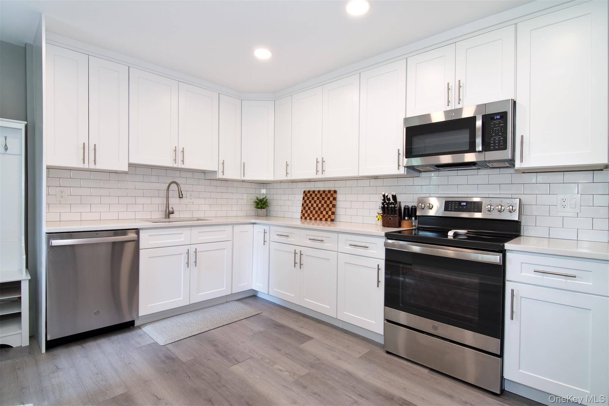 Spacious, fully renovated unit in award winning Irvington schools.