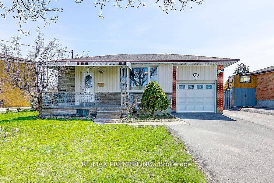 Detached Bungalow, 4 4 Bedrooms, 2 Kitchens, 2 Baths.