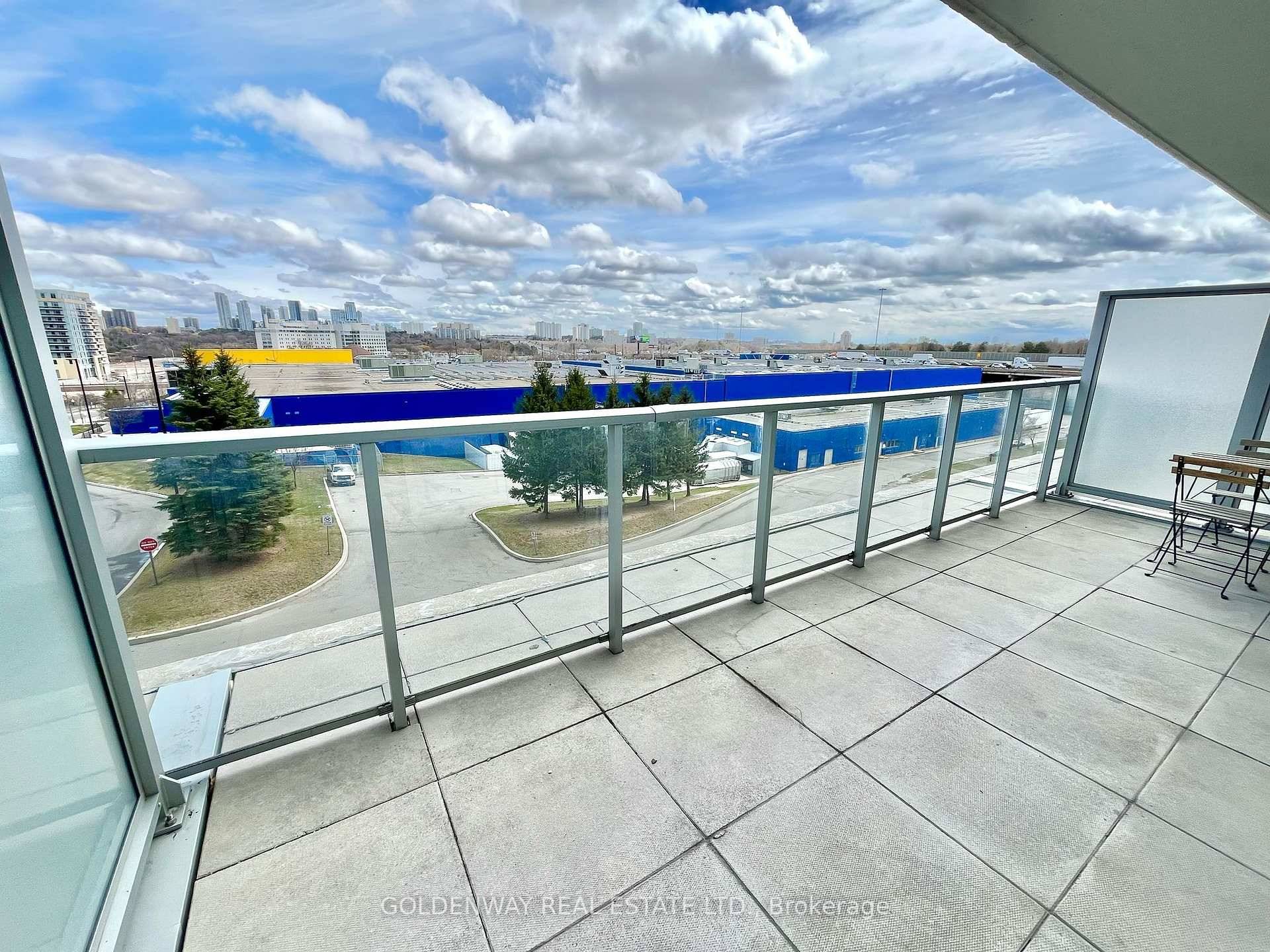 Must see ! Unobstructed beautiful view with big terrace size 145 sq ft as per builder's plan, rarely offer in this building.