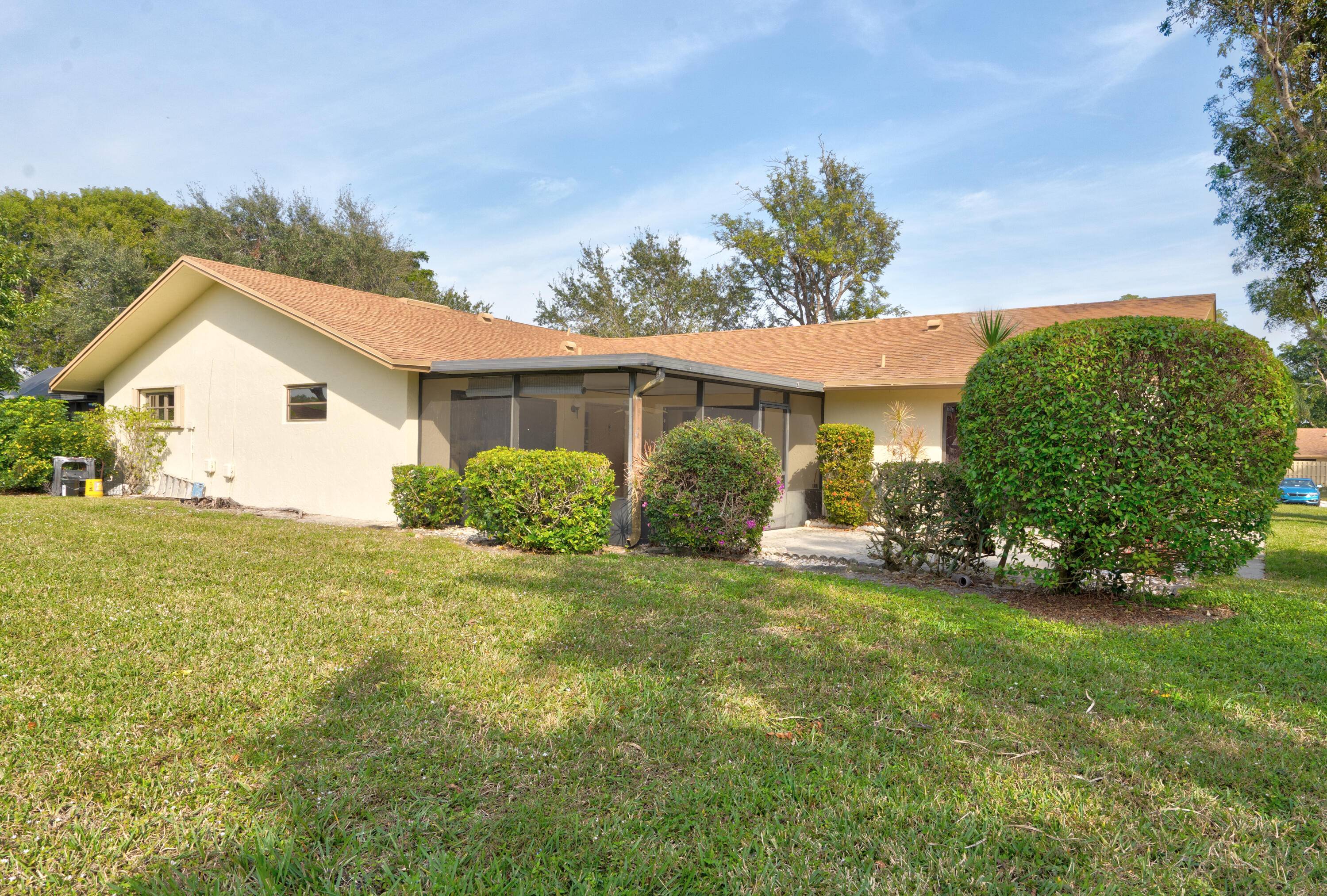 Great quiet location. Just steps to pool and short walk to clubhouse with gym, library, card rooms, pickleball courts, etc.