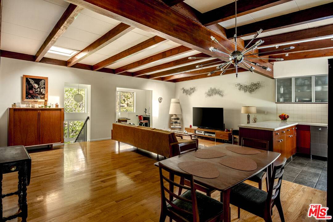 3262   Dos Palos Dr 4BR Hollywood Hills East La