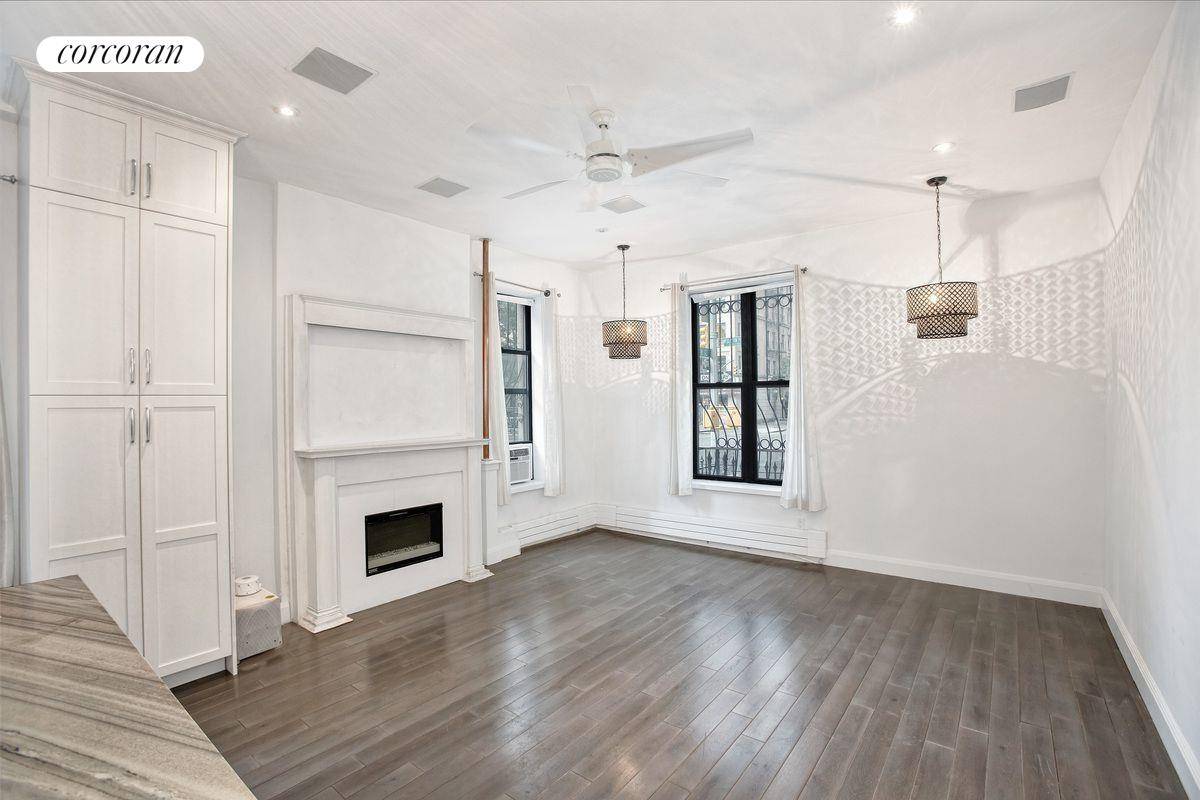 LOWEST MINTENANCE AND TAXES IN ALL OF MANHATTANE Enjoy the best of old world NYC charm in this sun flooded, massive 2 Bed 2 Bath, 1200 sq.