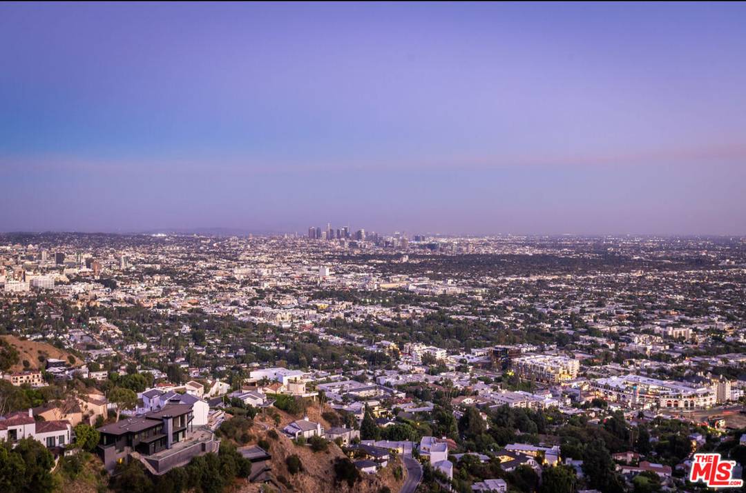 8300   Grand View Dr 5BR Hollywood Hills East La