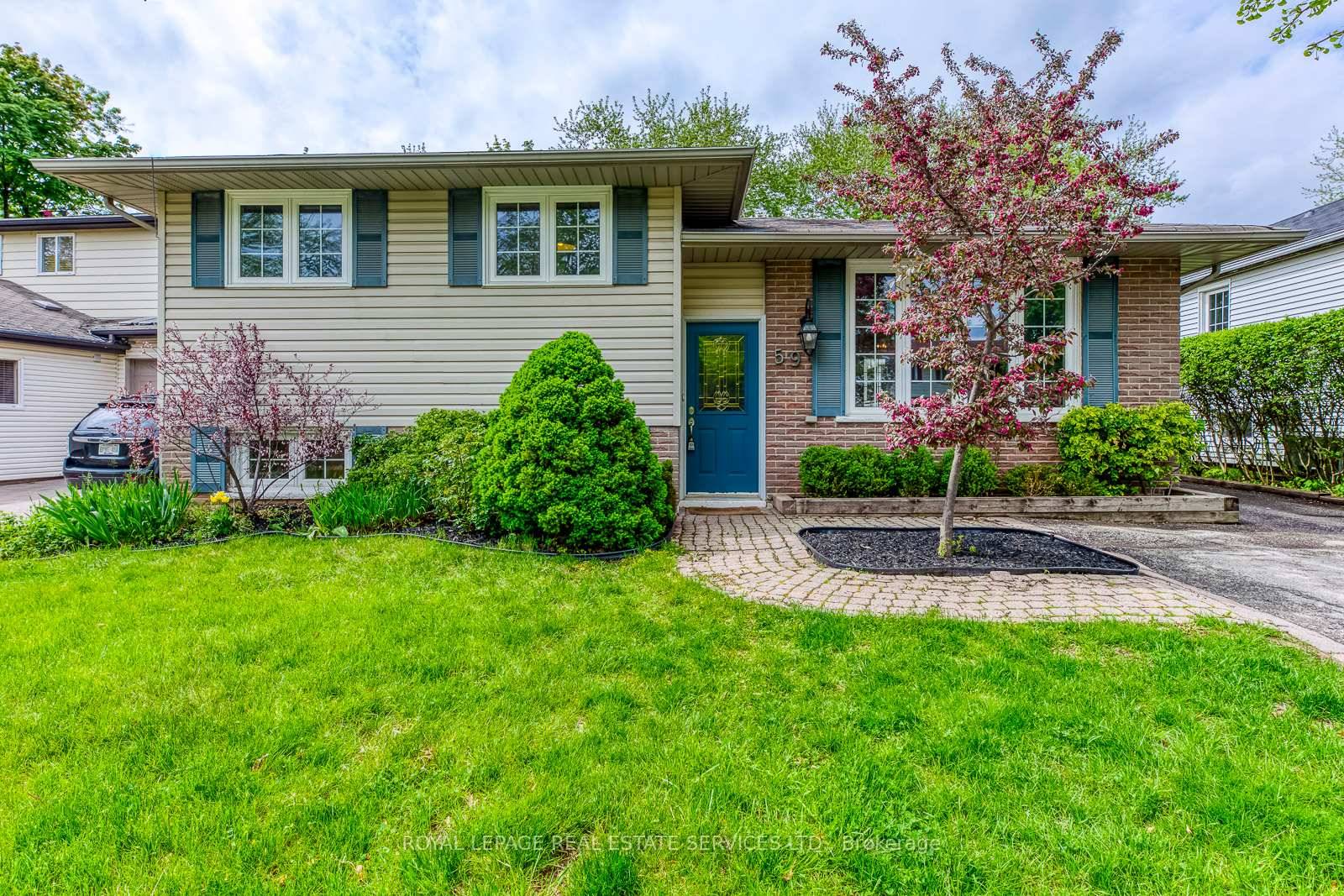 Beautifully updated 3 bedroom split level detached home in desirable College Park !