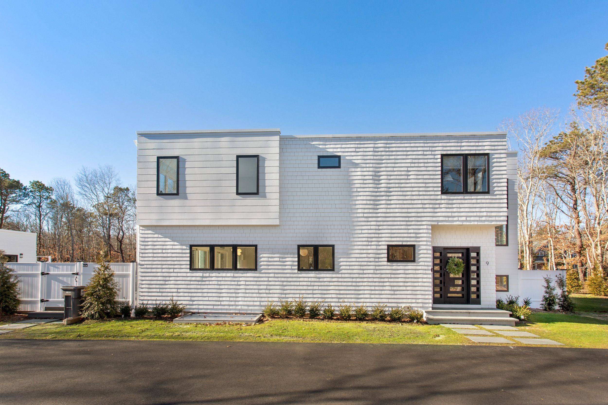Beautiful Quogue Contemporary 
