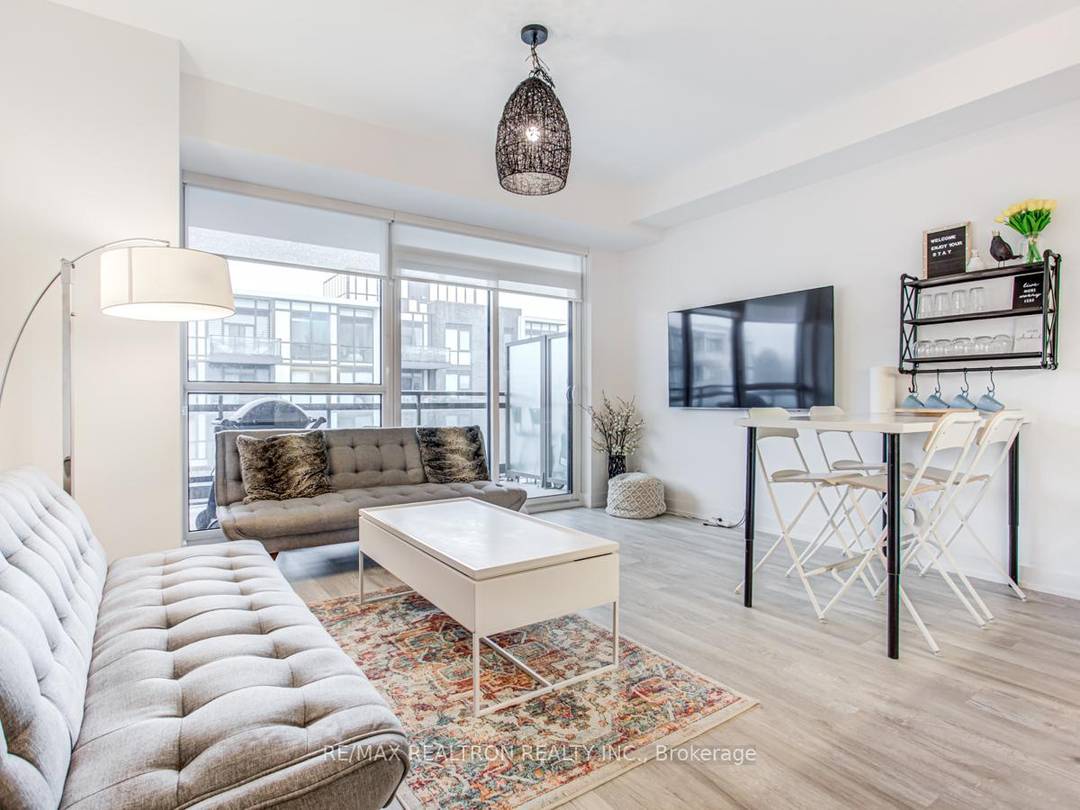 Harbour Flat with Stunning Sunset Views amp ; Resort Style Living Experience lakefront luxury at Friday Harbour with this beautifully appointed 1 1 bedroom Harbour Flat, where the den complete ...