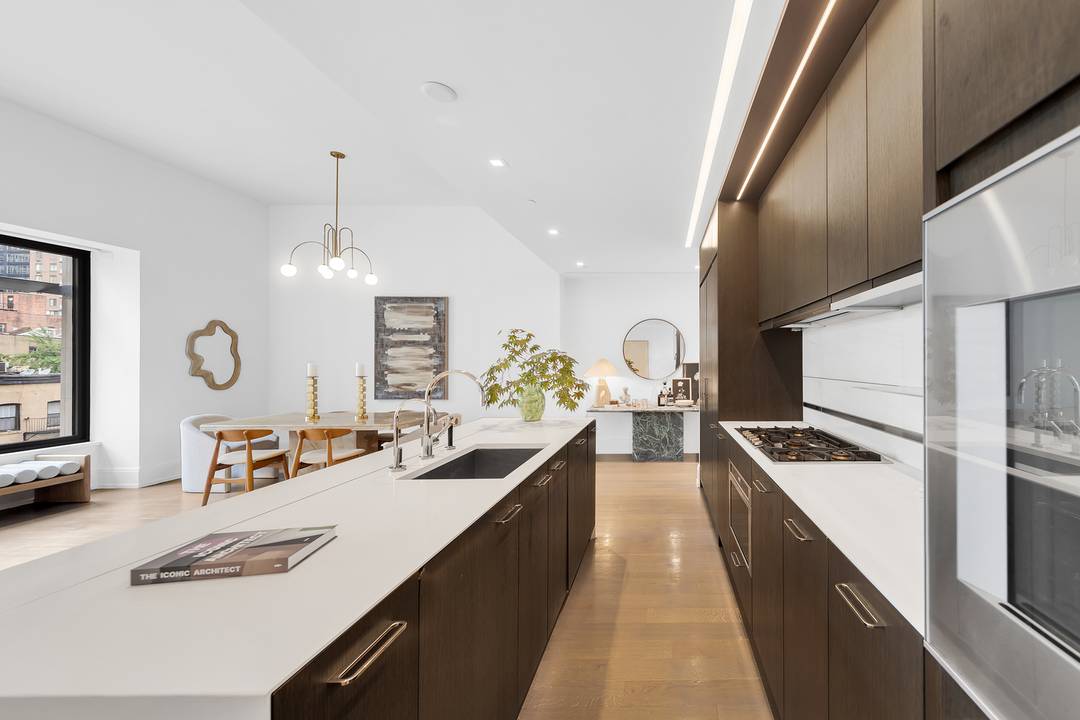 Unmatched Elegance Experience Spacious Comfort in This Designer Residence Your perfect Turtle Bay retreat awaits in this sprawling three bedroom, three and a half bathroom showplace featuring the finest materials, ...