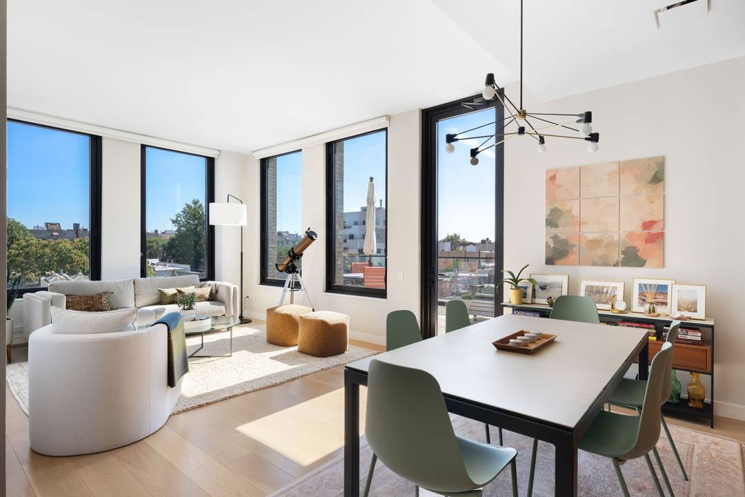 Welcome to The Rowan, Astoria s premier modern condominium offering the perfect blend of urban sophistication and neighborhood charm.