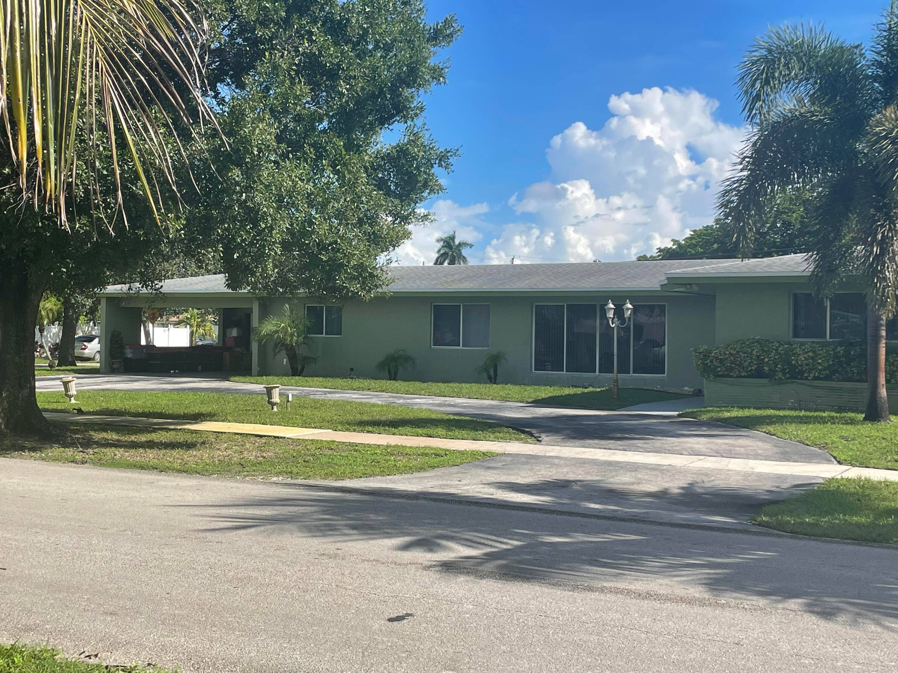 Welcome to this spacious 3 bedroom, 3 bathroom home located in the desirable Melrose Park community of Fort Lauderdale.