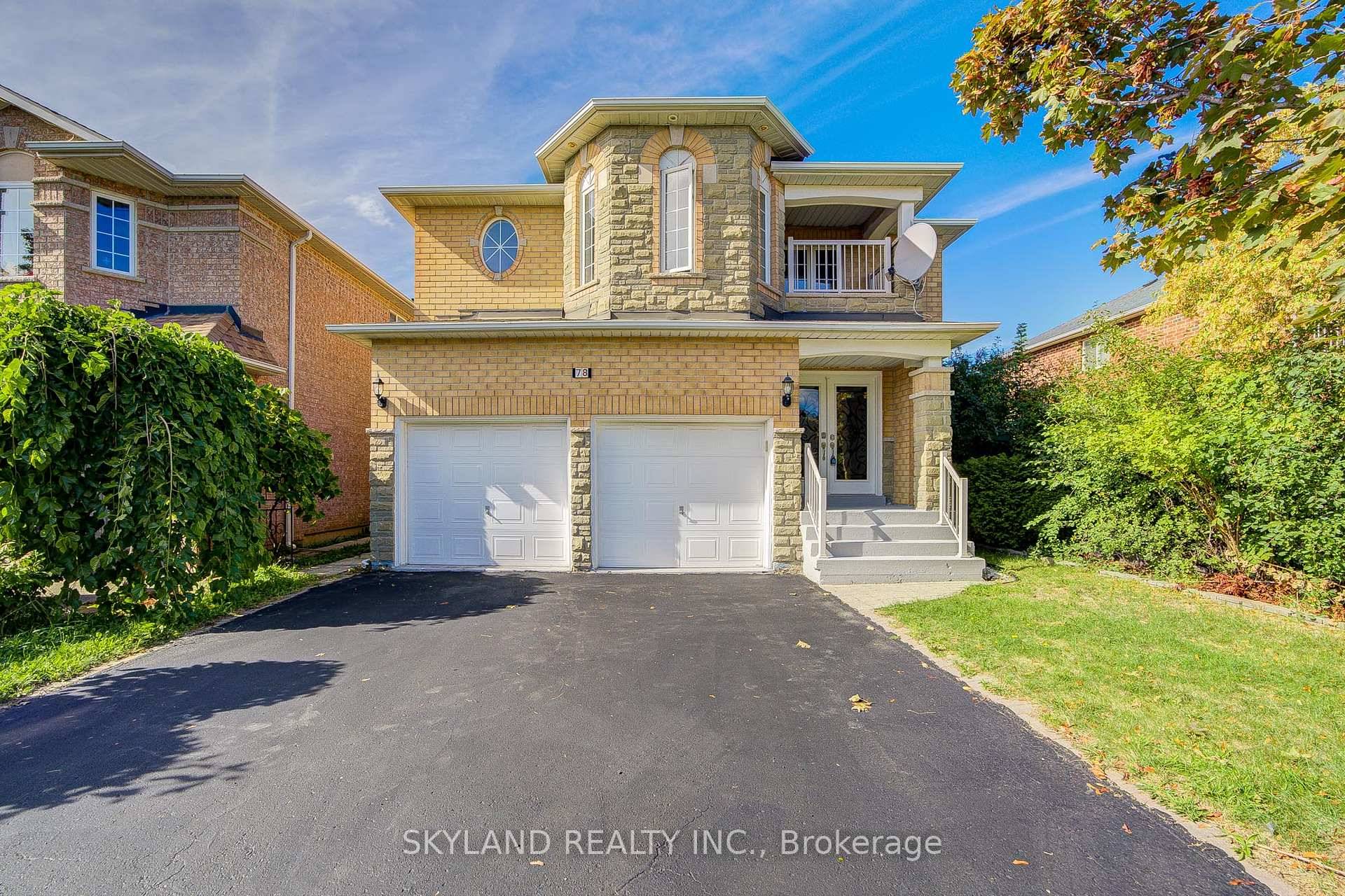 Welcome to 78 Monteith Cres an impressive Sorrento 5 bed detached in the heart of Maple.