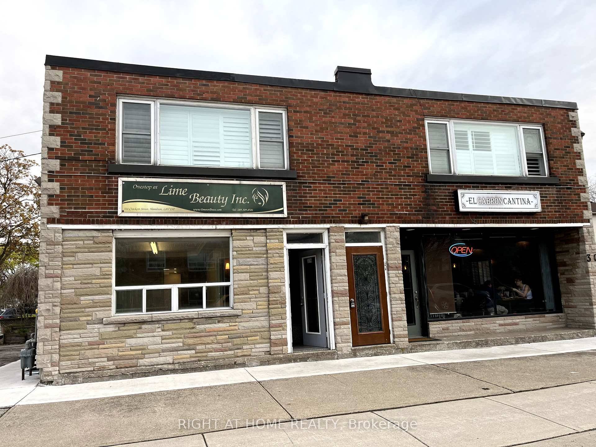Turnkey commercial space in a high traffic area of Hamilton's Raleigh neighbourhood !
