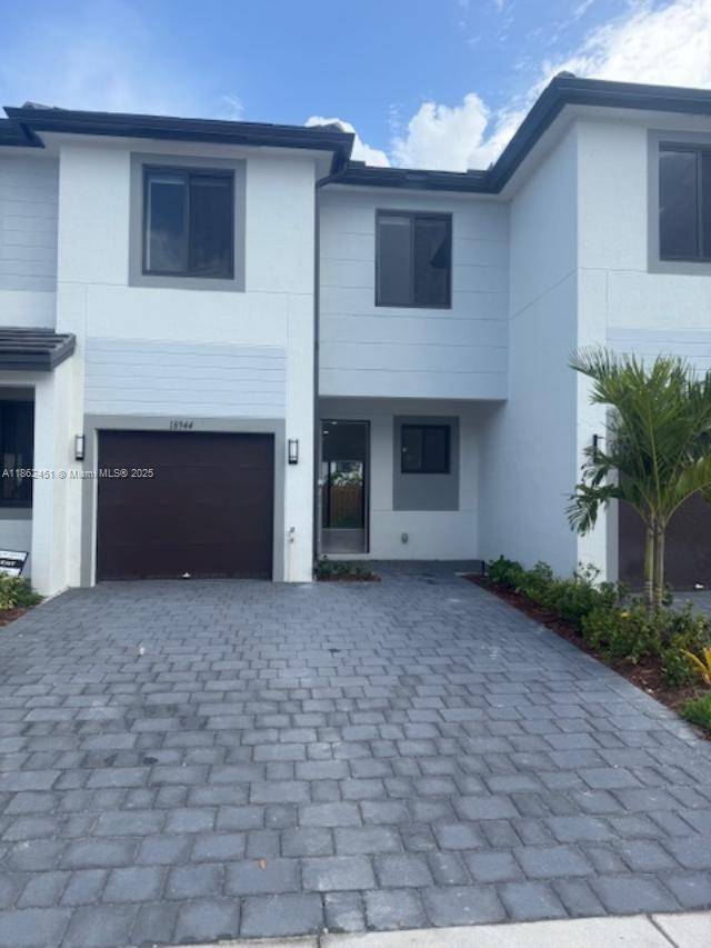 BRAND NEW 2 STORY TOWNHOME !