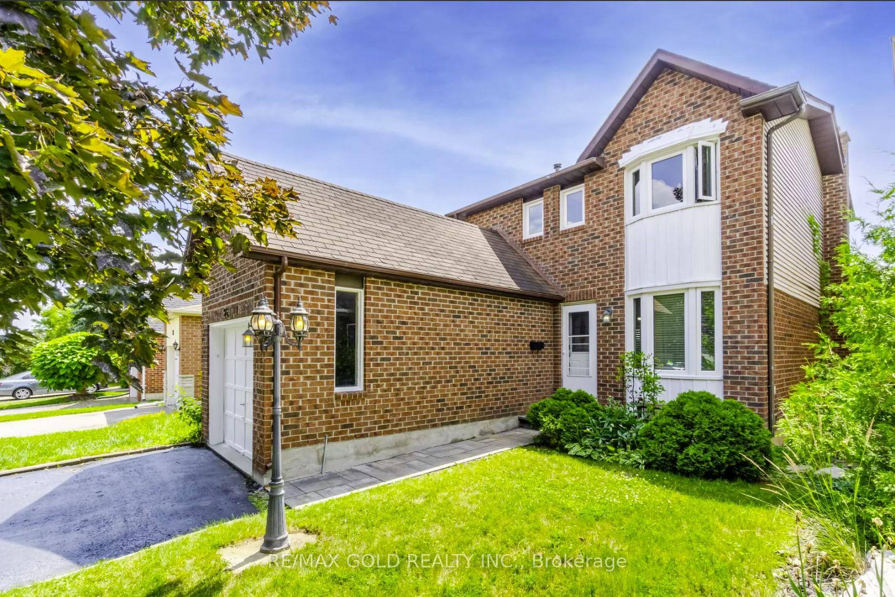 Beautiful 3 bedroom, 2 washroom detached home with 2 car parking in the sought after Sandalwood Richvale area of Brampton.