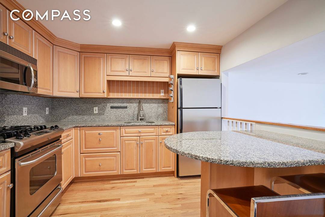 Welcome to Apartment 5L at 211 Thompson Street, a distinctive studio with a sunken living area, offering charm, functionality, and rare outdoor access in one of Manhattan s most iconic ...