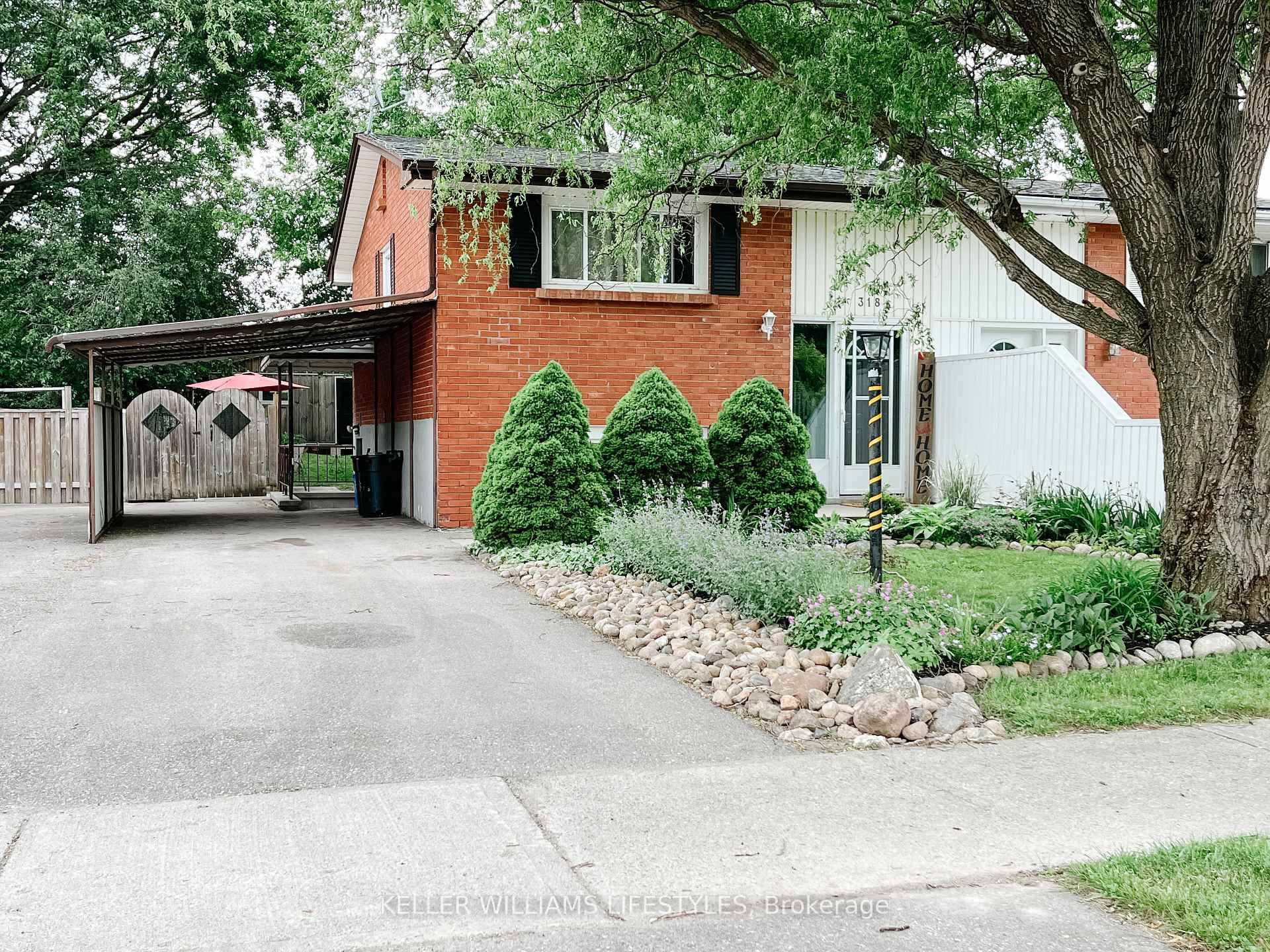 Welcome to 318 Base Line Rd West a well maintained 3 bedroom, 1.