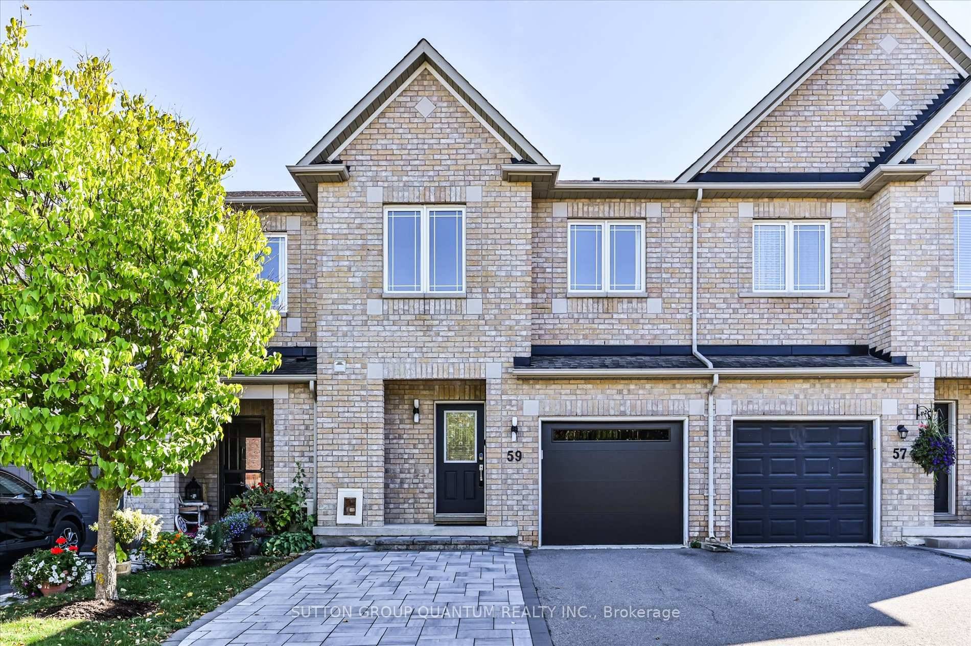 Welcome to 59 Marshview Avenue an impeccably maintained, carpet free Freehold Townhome offering 3 spacious bedrooms and 4 bathrooms in one of Auroras most desirable family neighbourhoods.