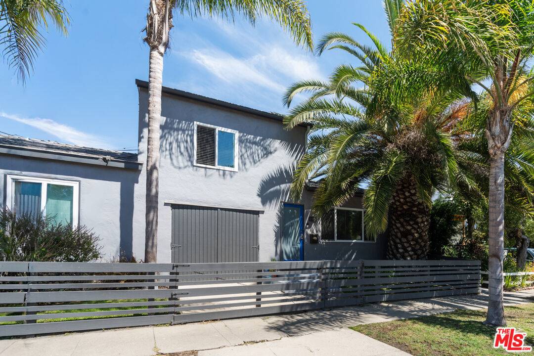 2318   Beach Ave 2BR Marina Del Rey La