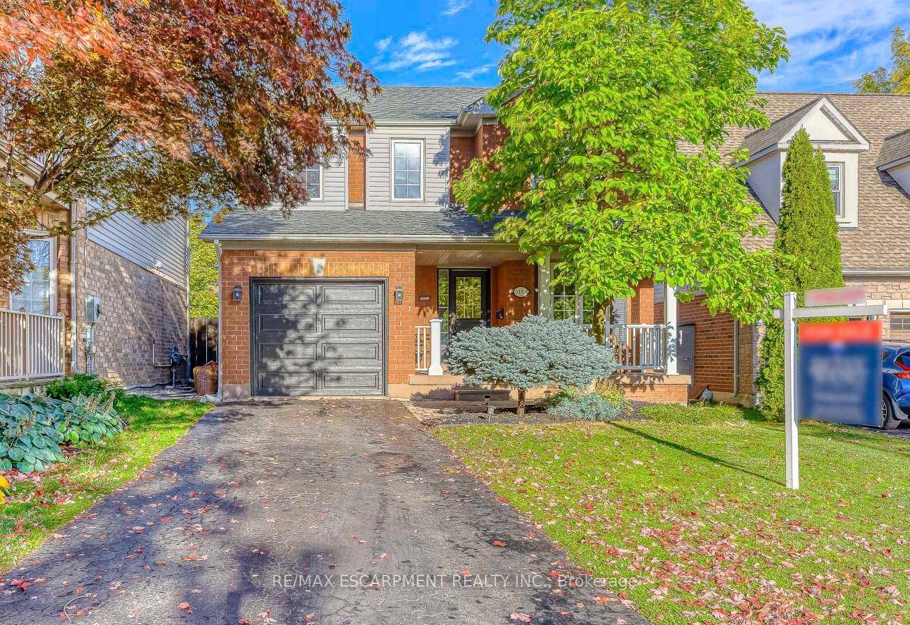 Welcome to 5183 Fernbrook Court a beautifully maintained family home perfectly situated on a quiet, dead end court in Burlington's highly sought after Orchard community.