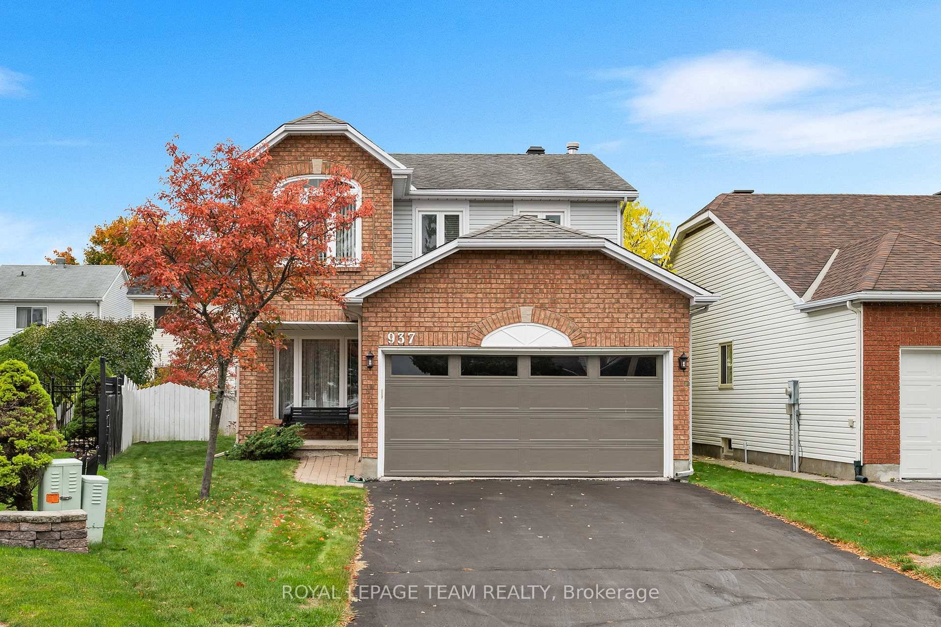 Lovingly maintained by the original owner, this MacDonald Homes built Highlander model built in 1993 is the perfect family home in the heart of the Fallingbrook Pineridge area of Orleans.