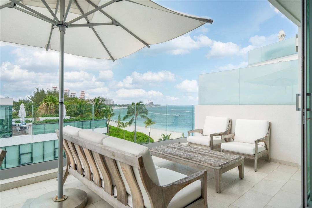 GOLDWYNN Condo New-Providence