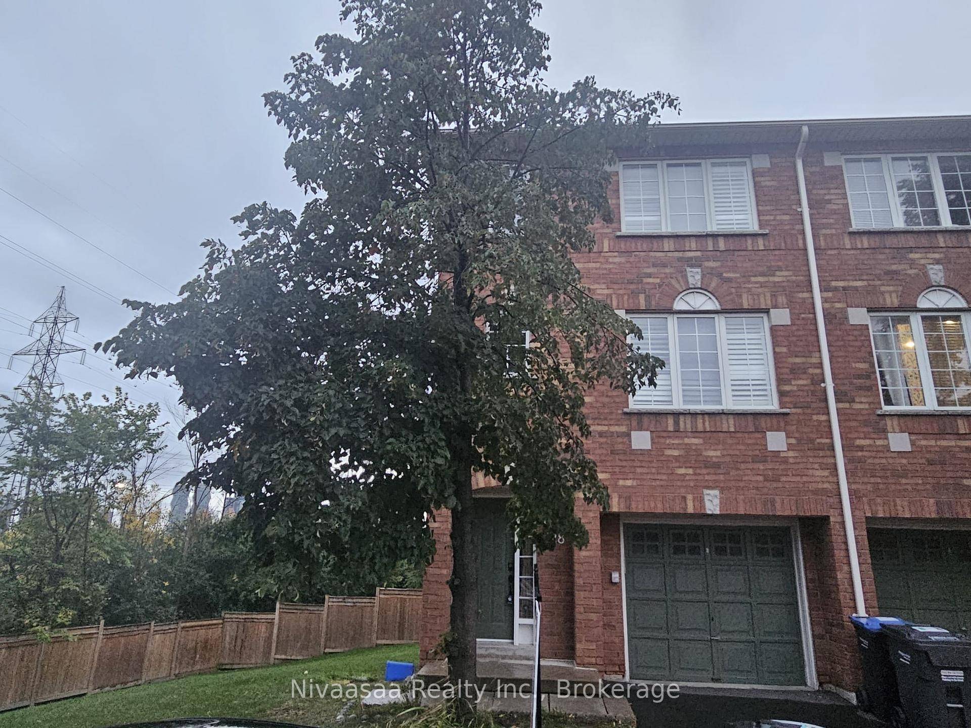 Entire End Unit Townhome Available for Rent Bright and spacious, this well maintained home features separate living and family rooms with elegant hardwood flooring.
