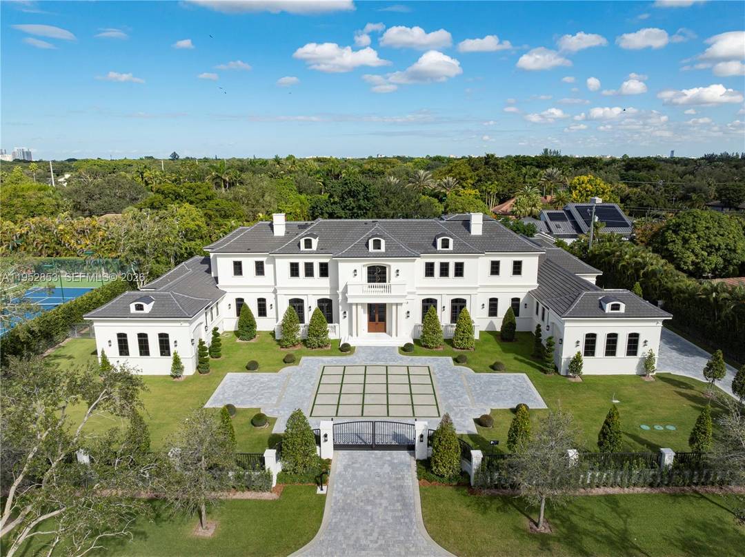 Brand new Cha teau St. Marie is a timeless French inspired estate by acclaimed architect Ramon Pacheco, with interiors by Orballo s Maribel Muniz, ideally set on a prestigious street ...