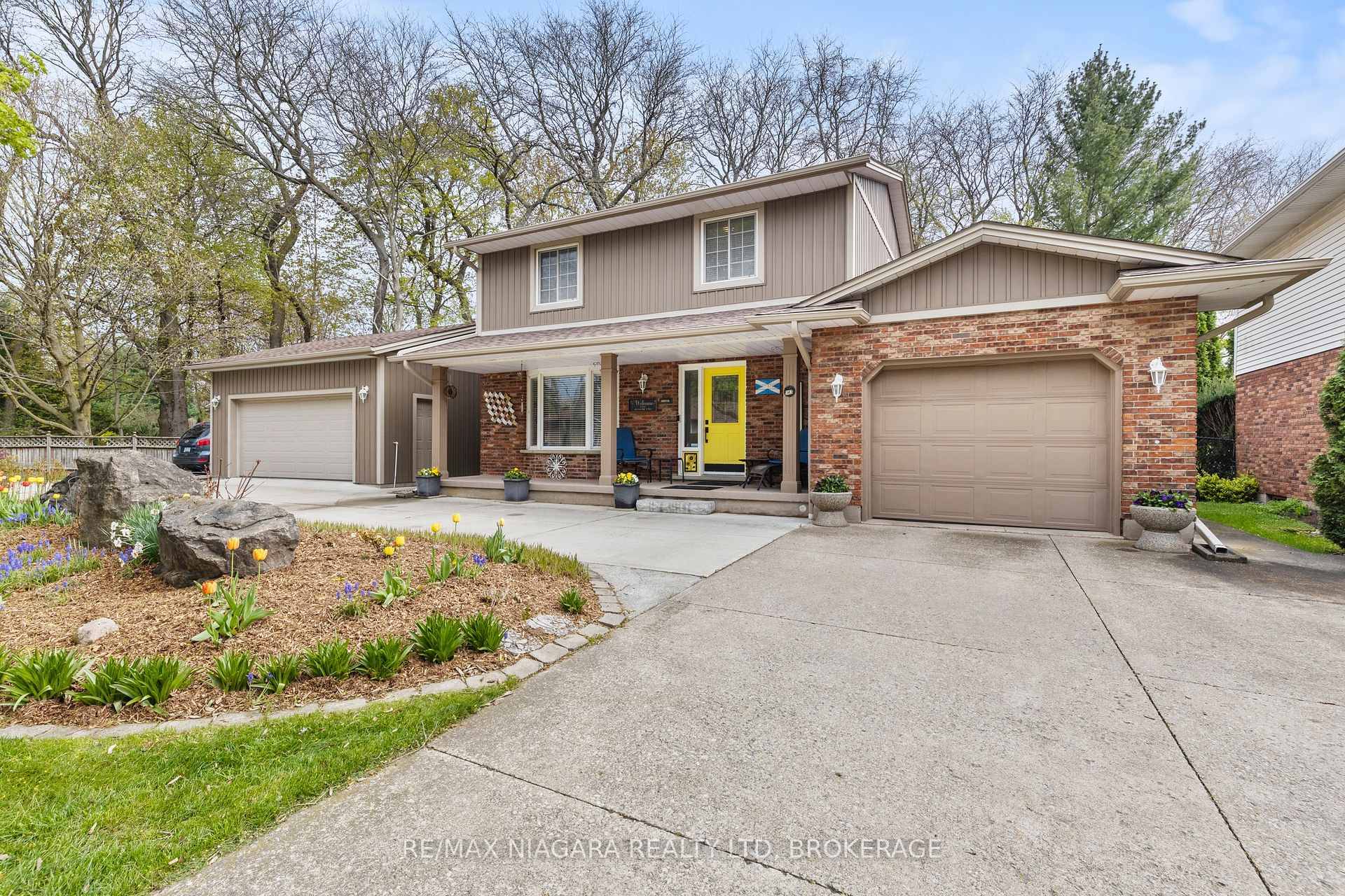 Backing onto the Steve Bauer Trail amp ; Updated Family Home with Single amp ; Double Garage.