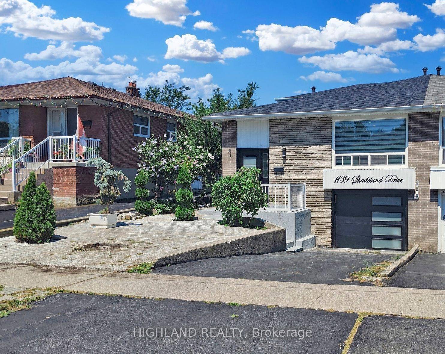 Stunning 4 2 bedroom semi detached multi level home in the highly sought after Erindale community of Mississauga.