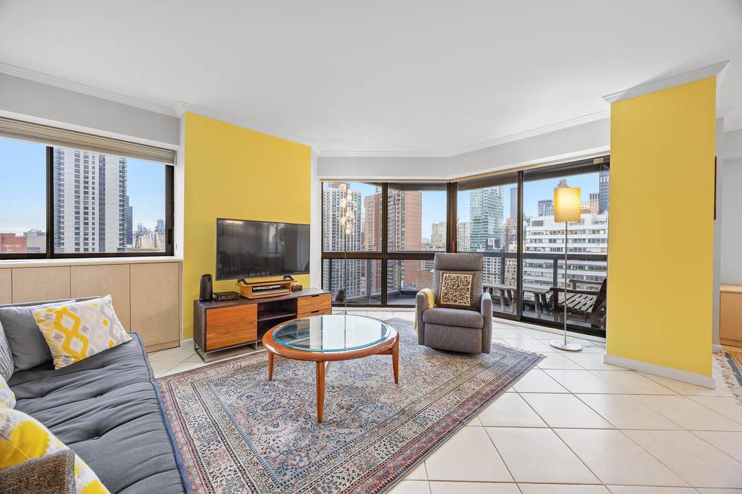 Stunning Duplex for Sale at The Savoy 200 East 61st Street !