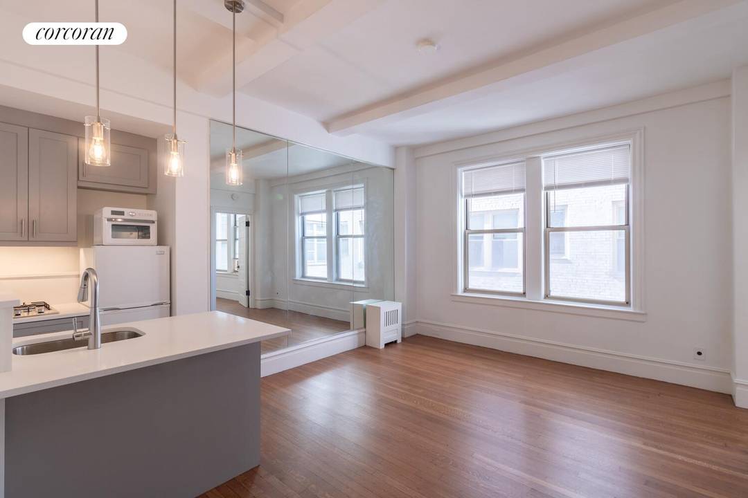 Beautiful move in ready one bedroom apartment on prime Upper West Side block is now available at the Berkely.