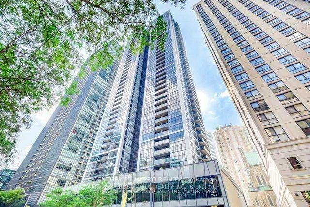 Luxury Couture Condo By Monach In The Heart Of Downtown Toronto Most Sought after neighbourhood !