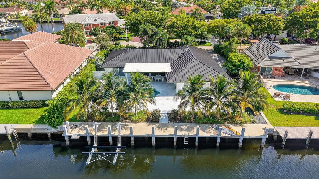 Located in Fort Lauderdale's premier 24 7 armed security guard gated deepwater community.