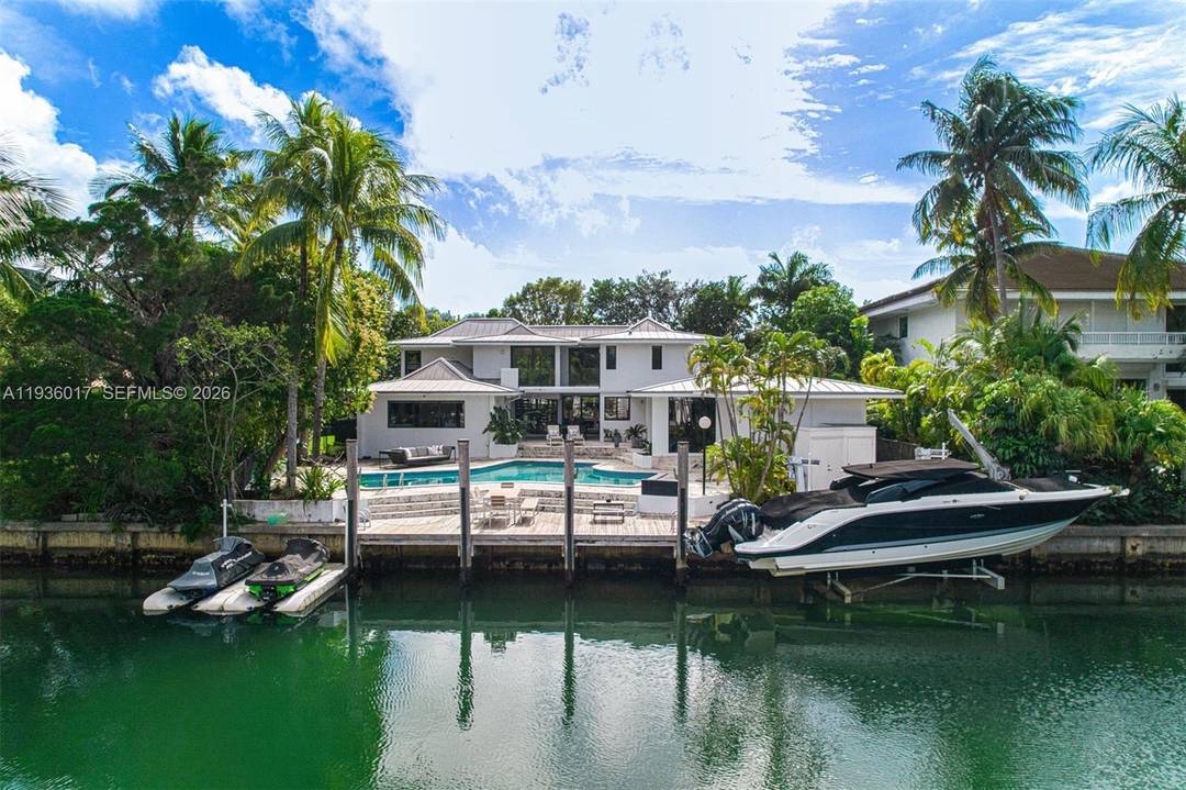 Designed for those who value privacy, space, and a true connection to the water, this exceptional waterfront residence offers a rare boater s retreat and a warm, inviting setting for ...