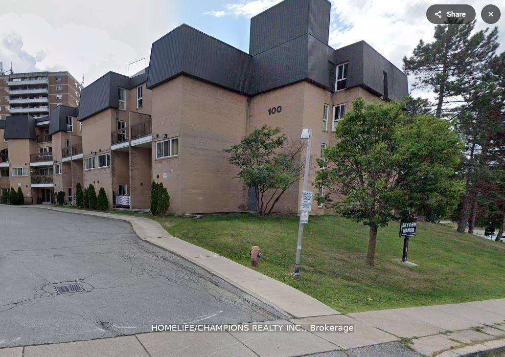 Move In Ready Condo Townhome in Prime Scarborough Location !